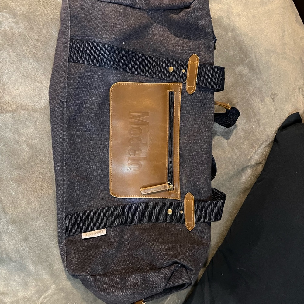 Field And Co. Duffle Bag With Modelo Logo Gem